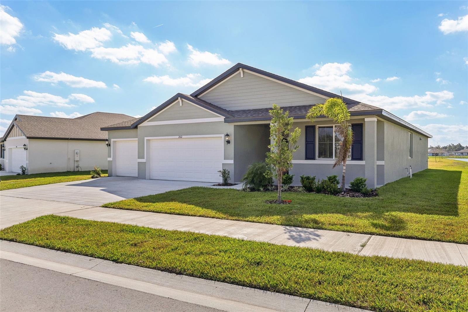 2012 ROSEWOOD DR photo 2