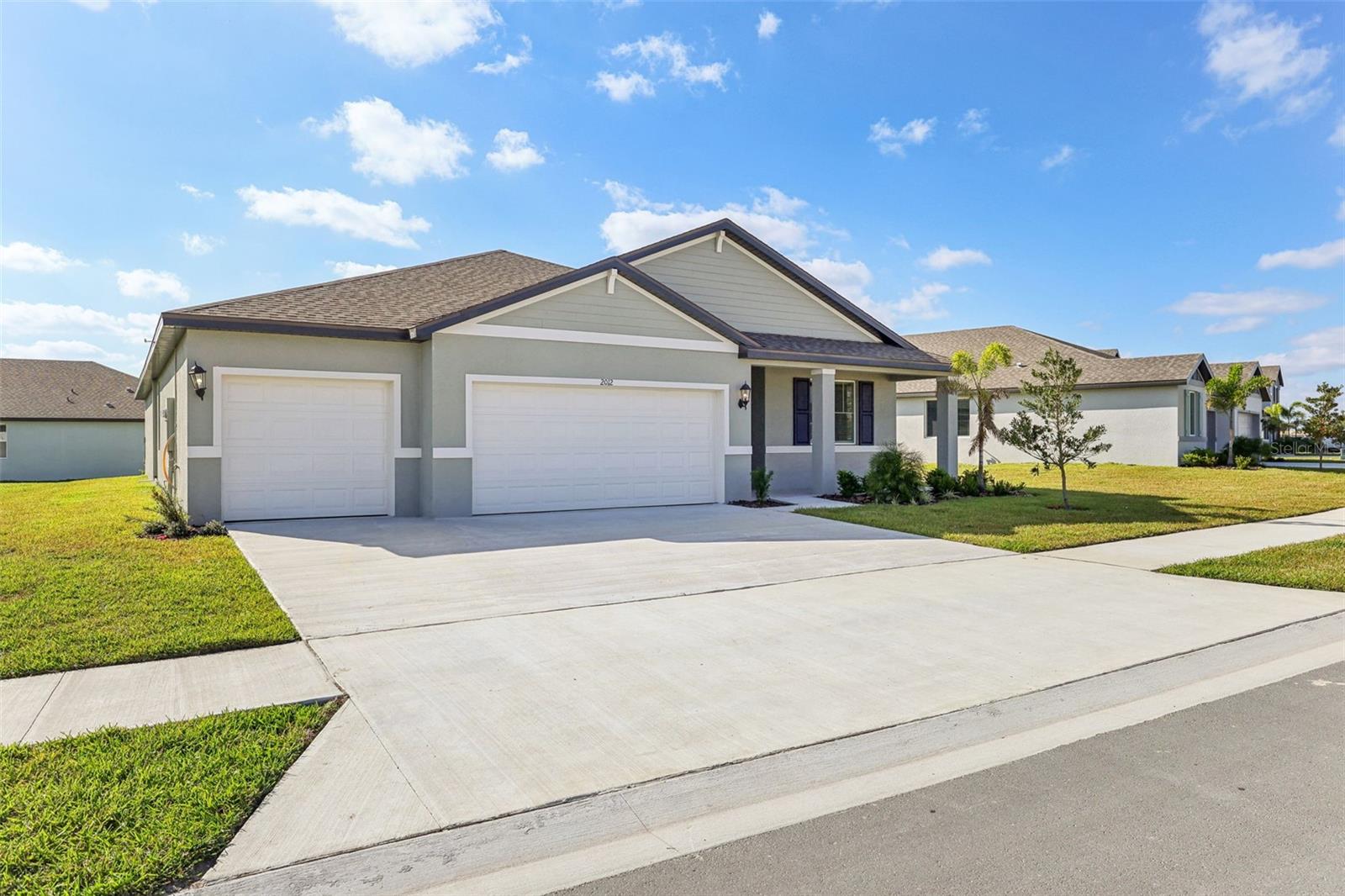 2012 ROSEWOOD DR photo 3