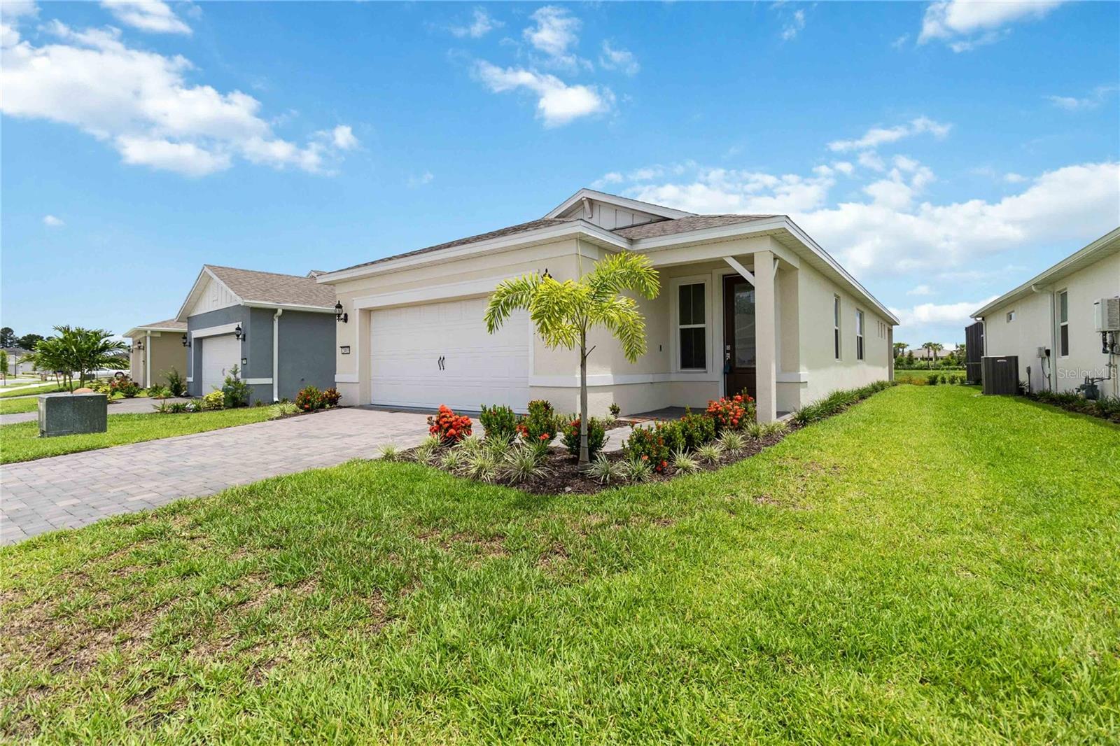 2463 CLIFF WAY photo 4