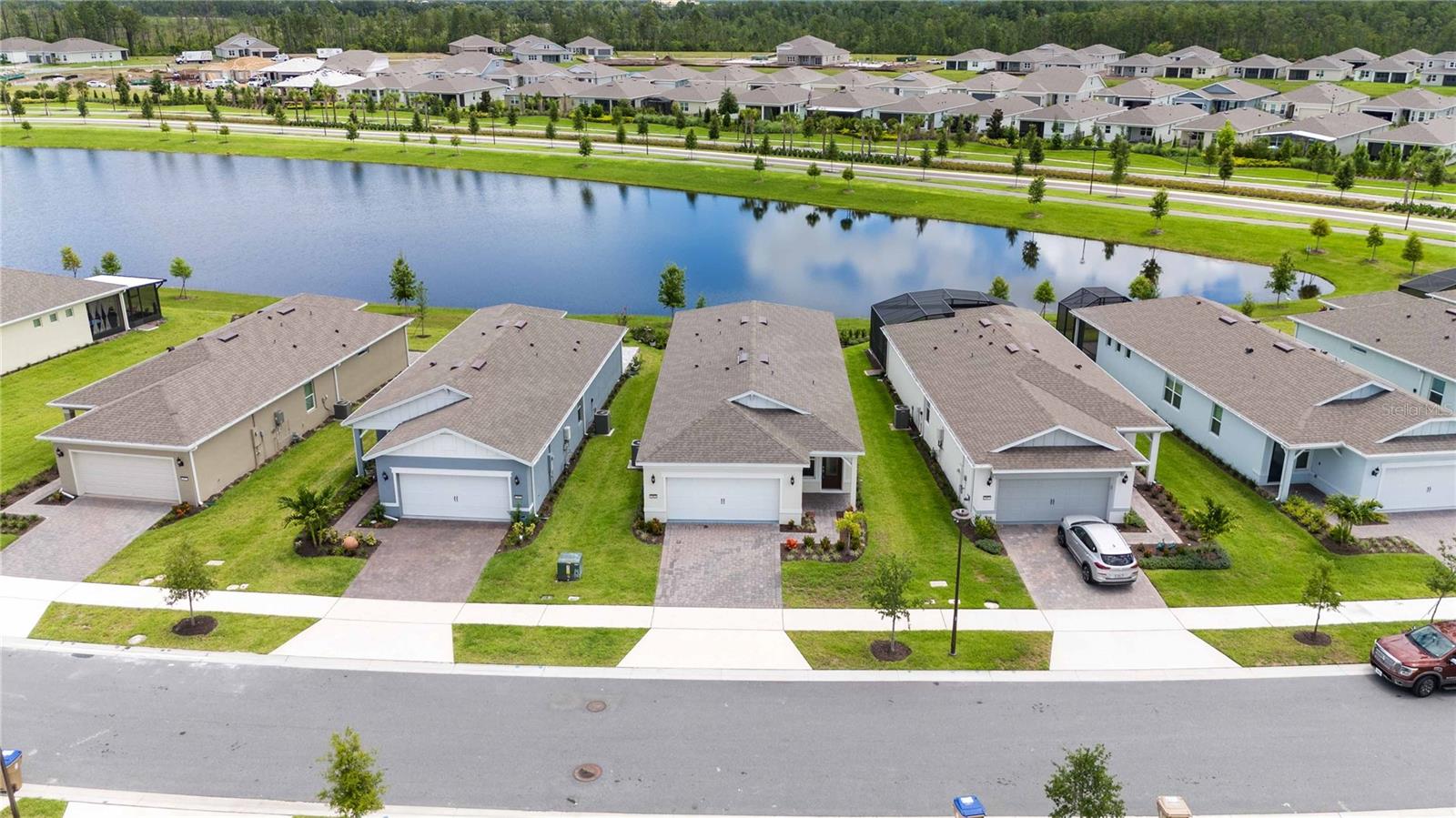 2463 CLIFF WAY photo 2