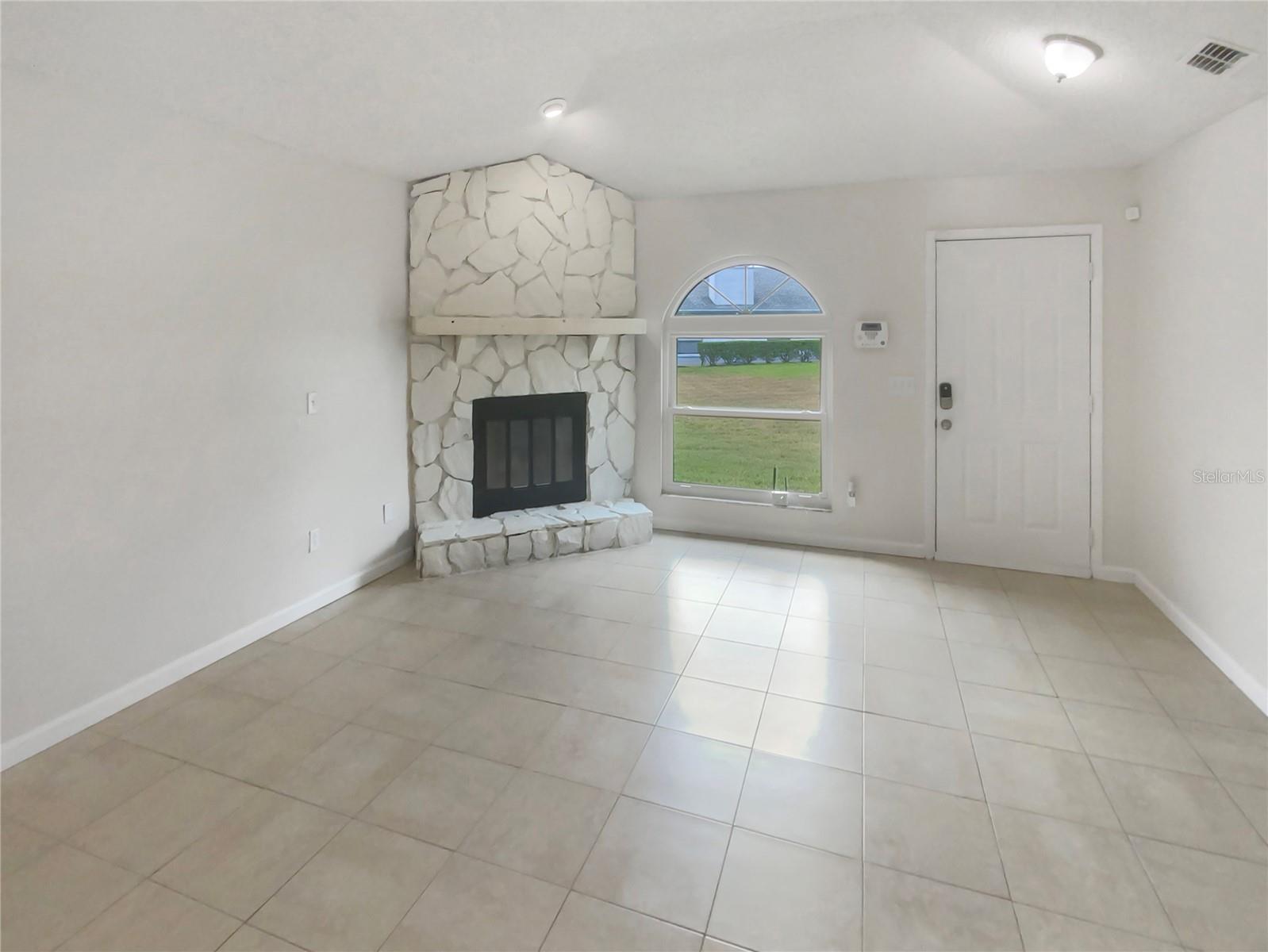 23237 CLUB VILLAS DR photo 3