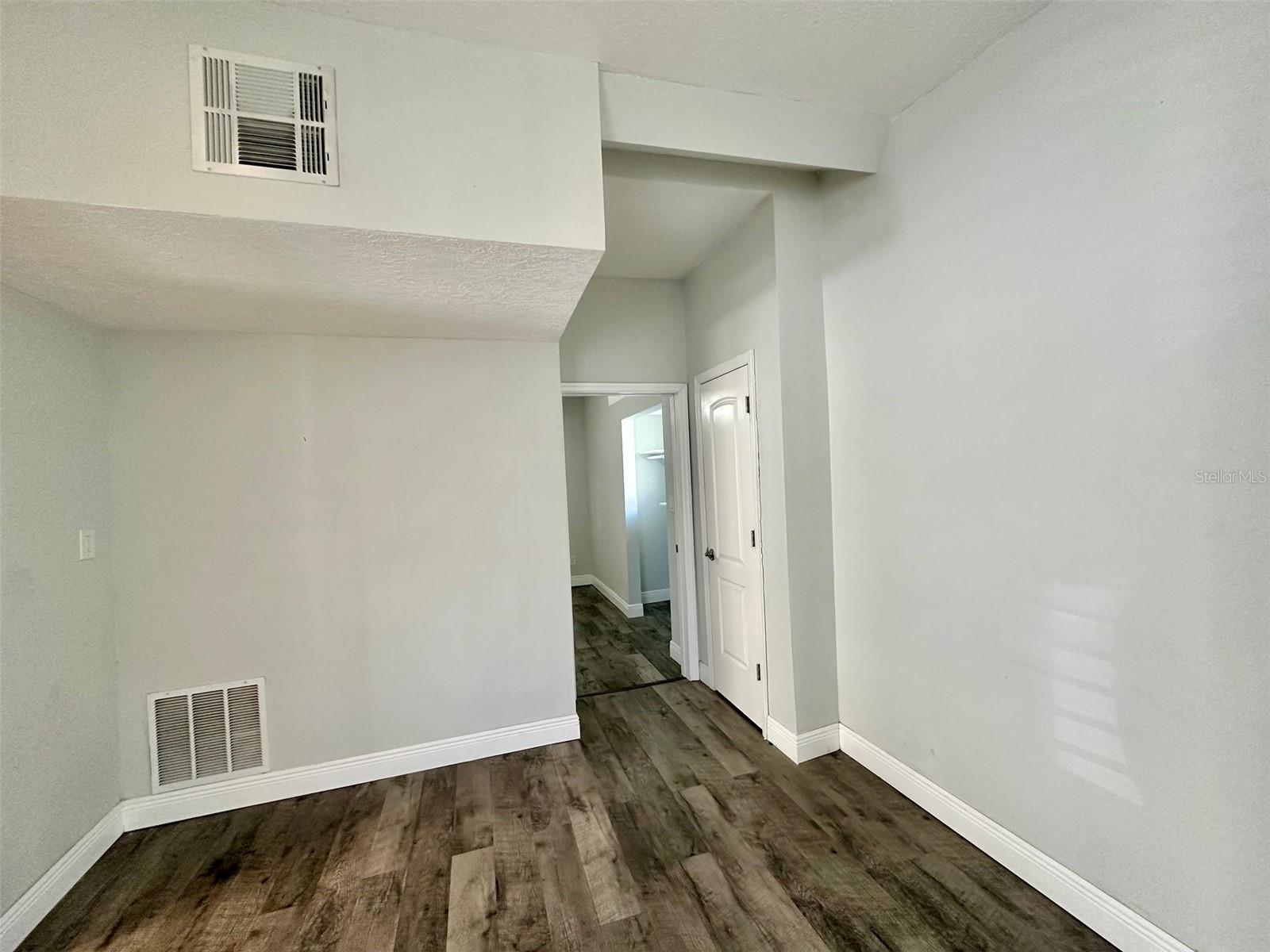 129 E CONCORD ST #B photo 4