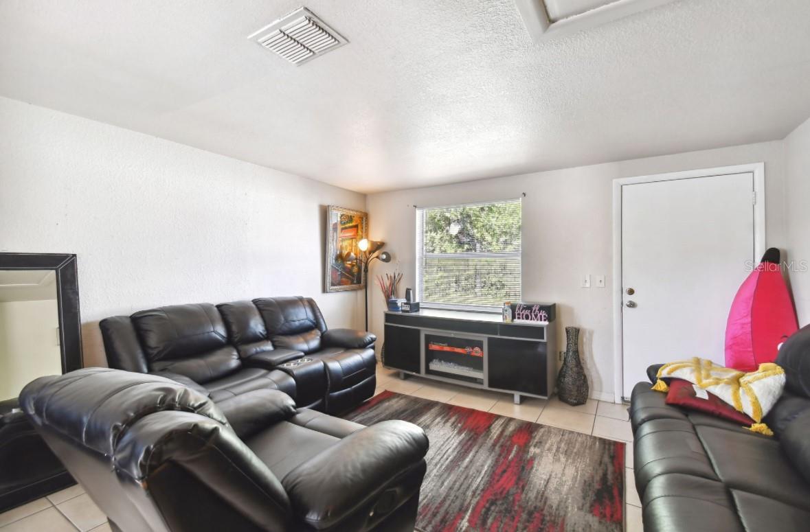 4507-4517 E GIDDENS AVE photo 4