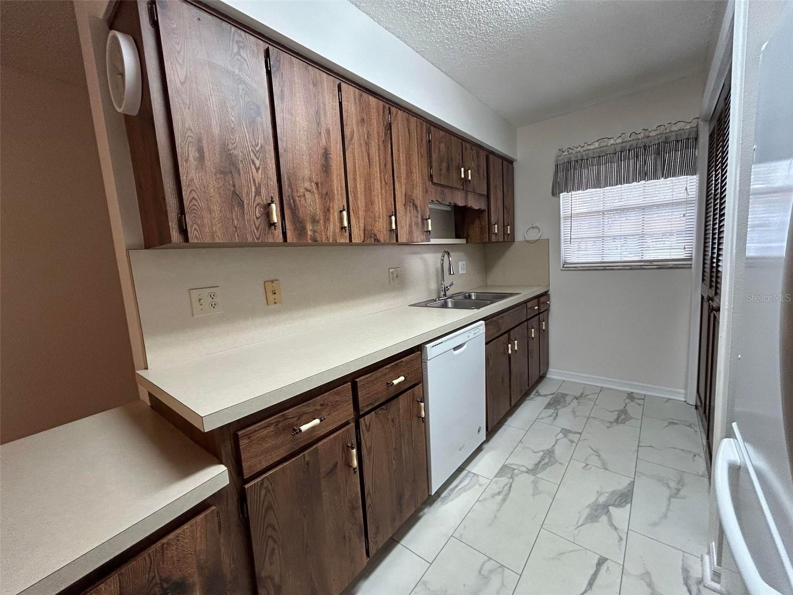 3617 BAY CT photo 5