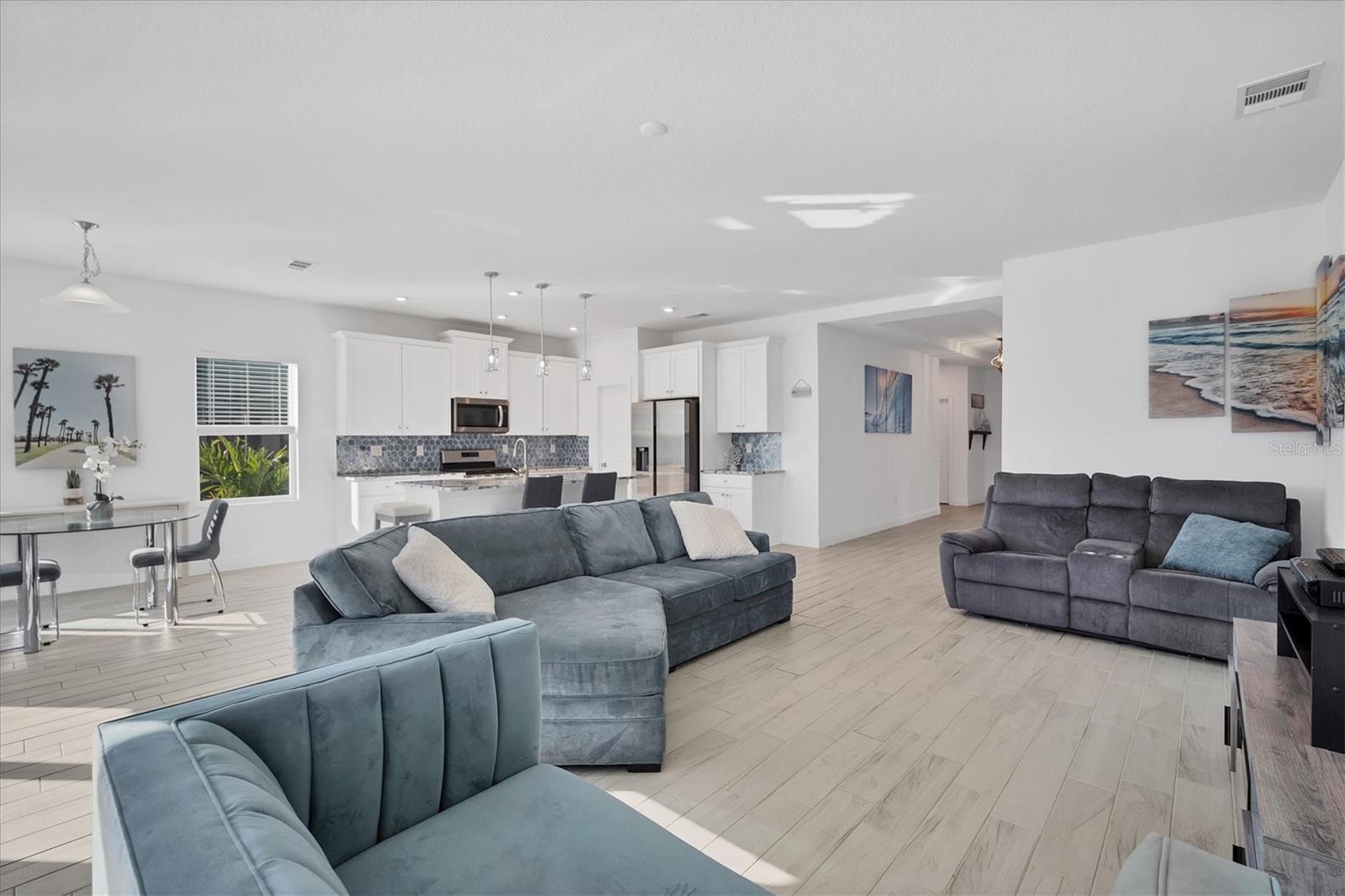 5415 LIMELIGHT DR