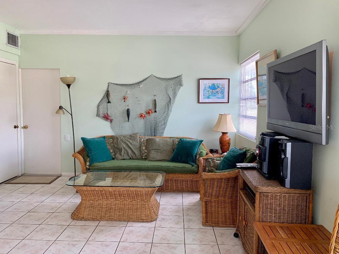 222 JOHN RINGLING BLVD photo 3