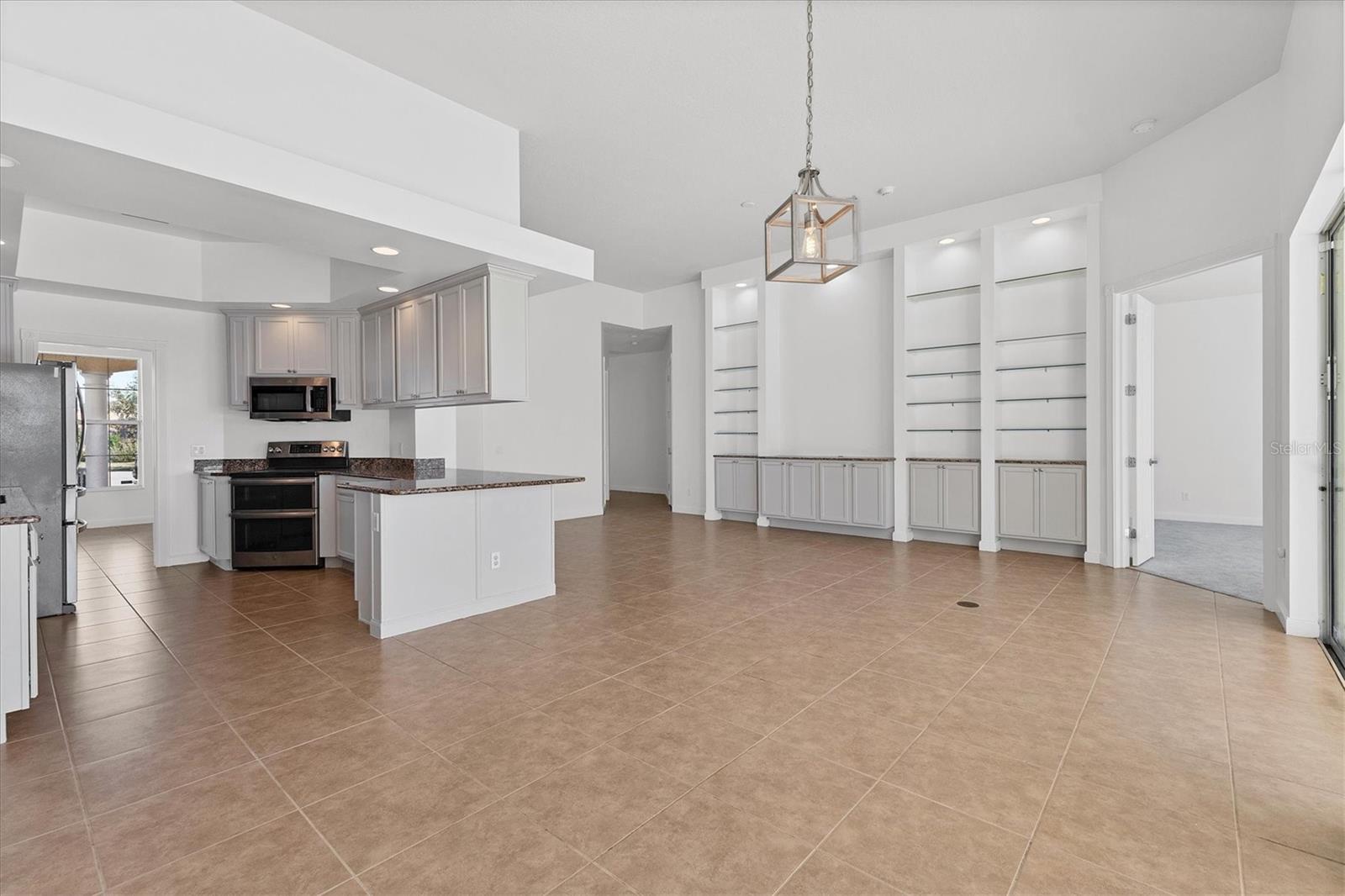 5901 MARIPOSA LN photo 2