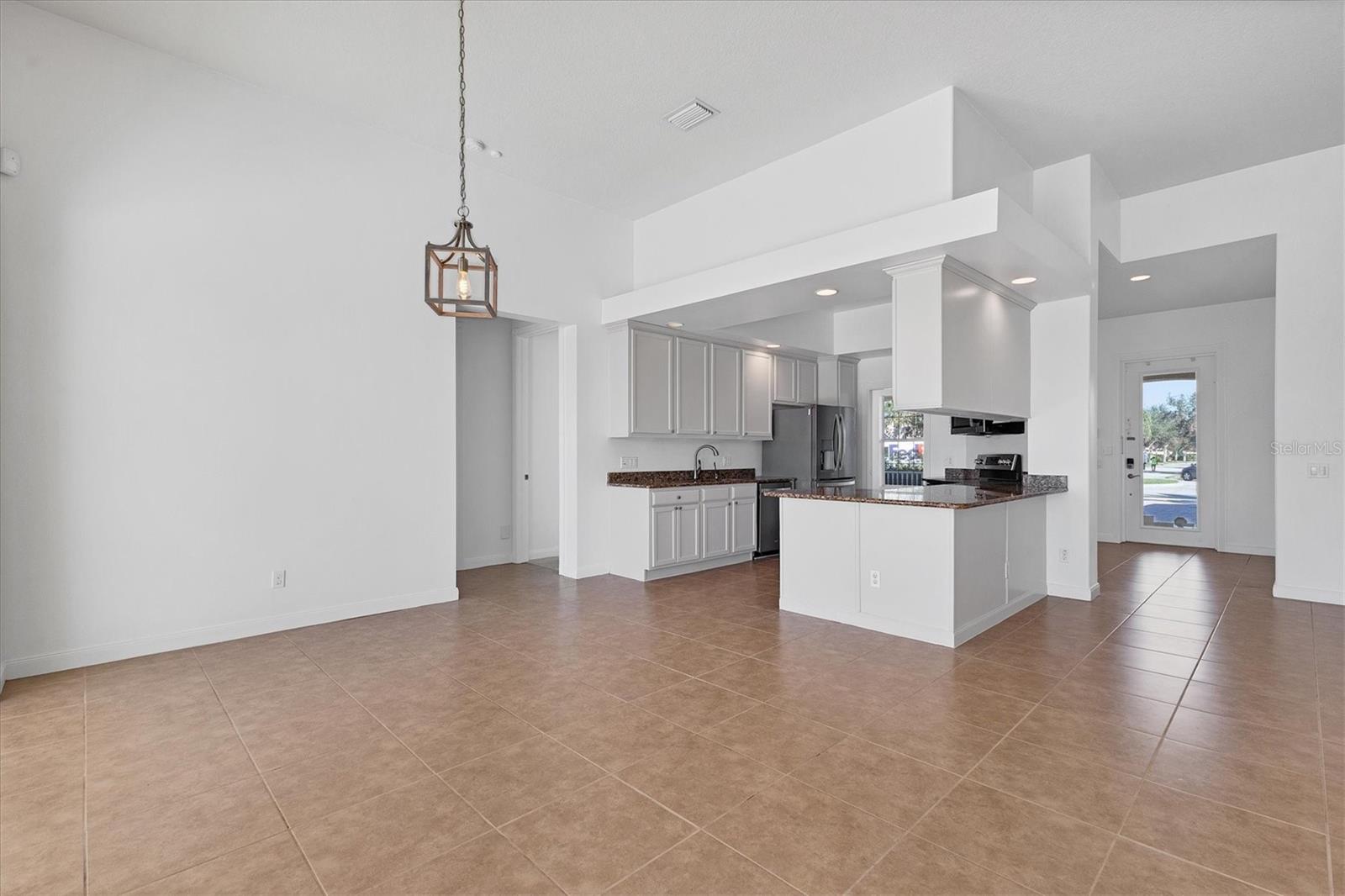 5901 MARIPOSA LN photo 3