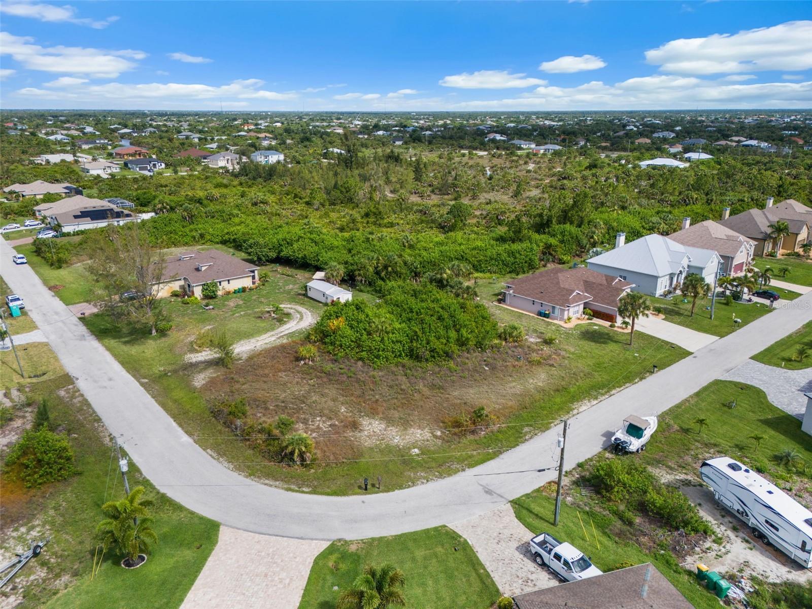 10413 ATENIA ST photo 4