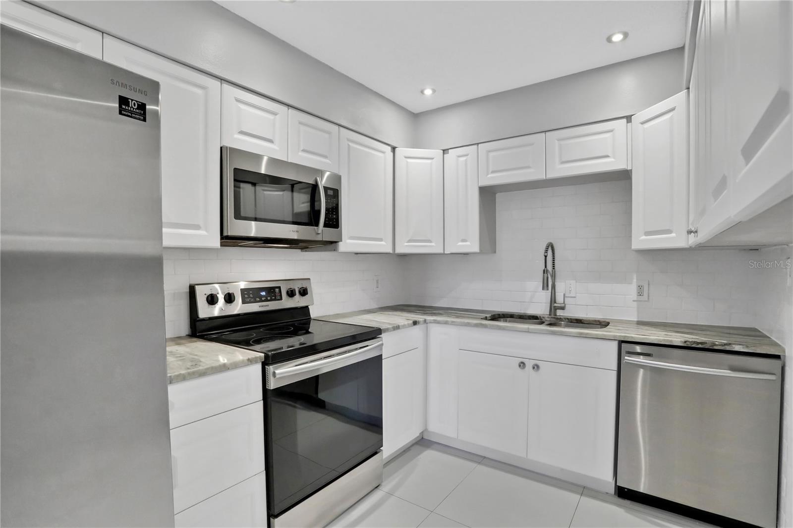 540 ORANGE DR #13 photo 3