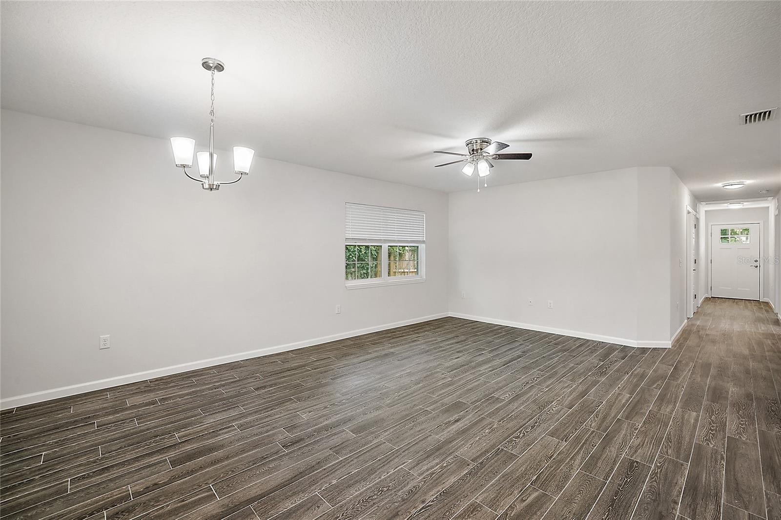 500 E LAKEVIEW AVE photo 3