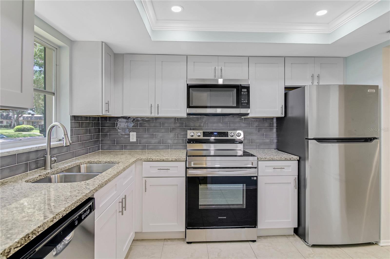 1466 NORMANDY PARK DR #4 photo 3