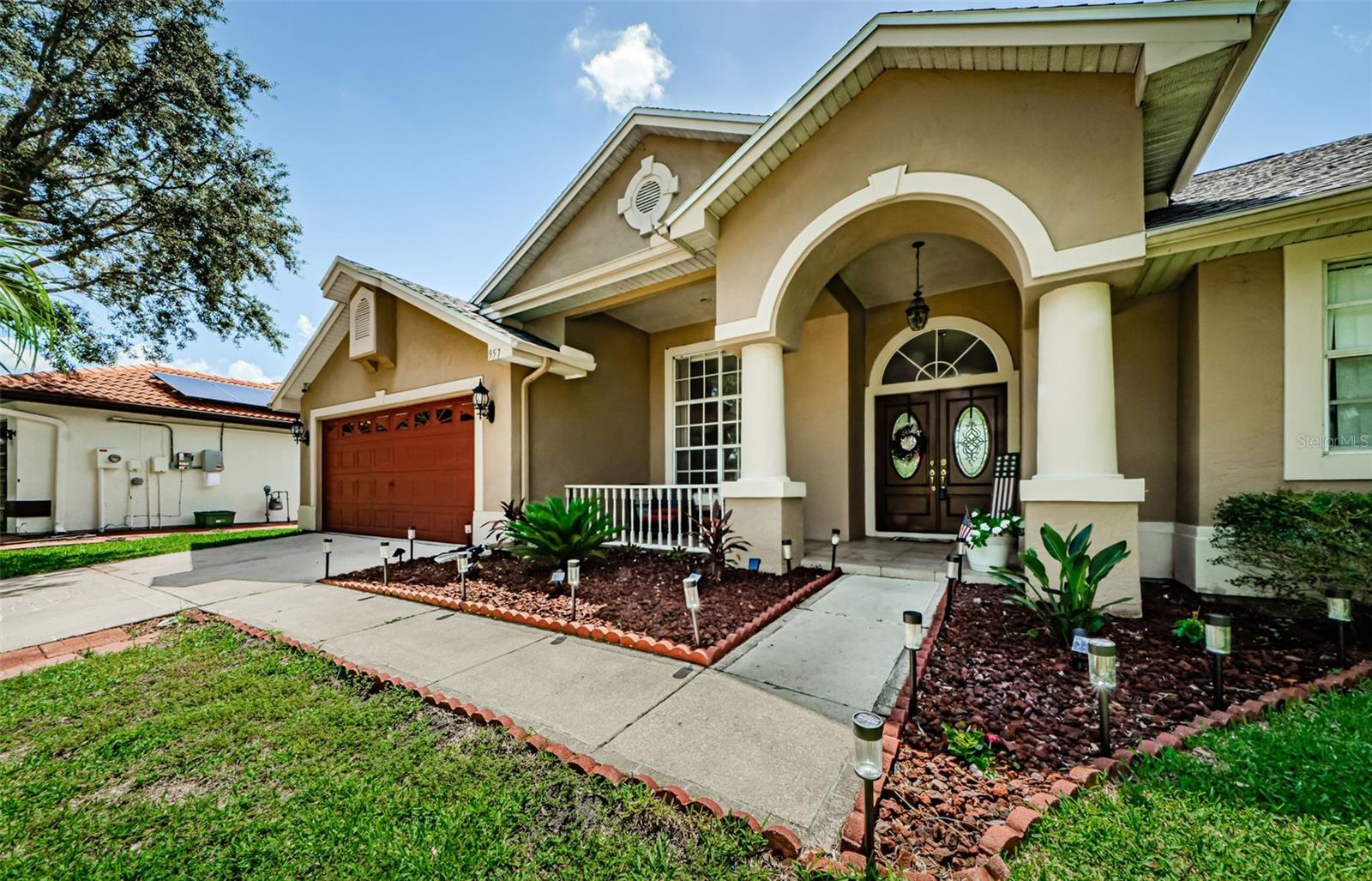 957 WESTWINDS BLVD photo 3