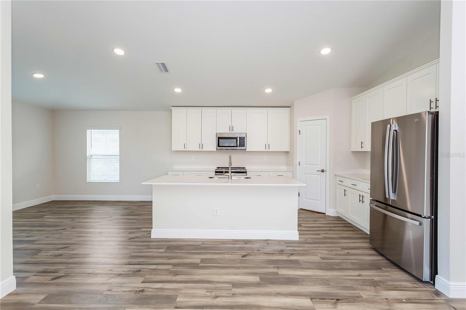 1038 BRIMSTONE CIR photo 5