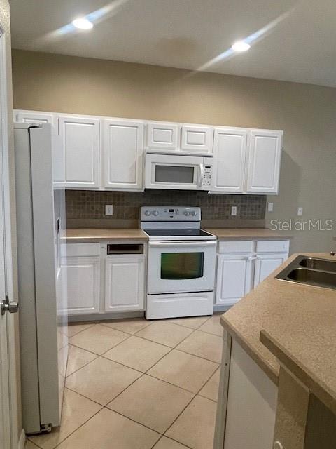 4906 LUGE LN