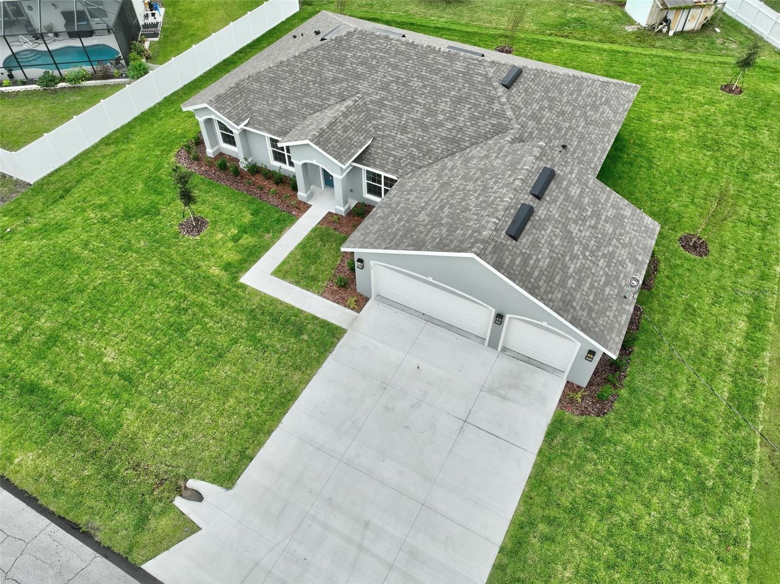 32 PRINCE ANTHONY LN photo 5