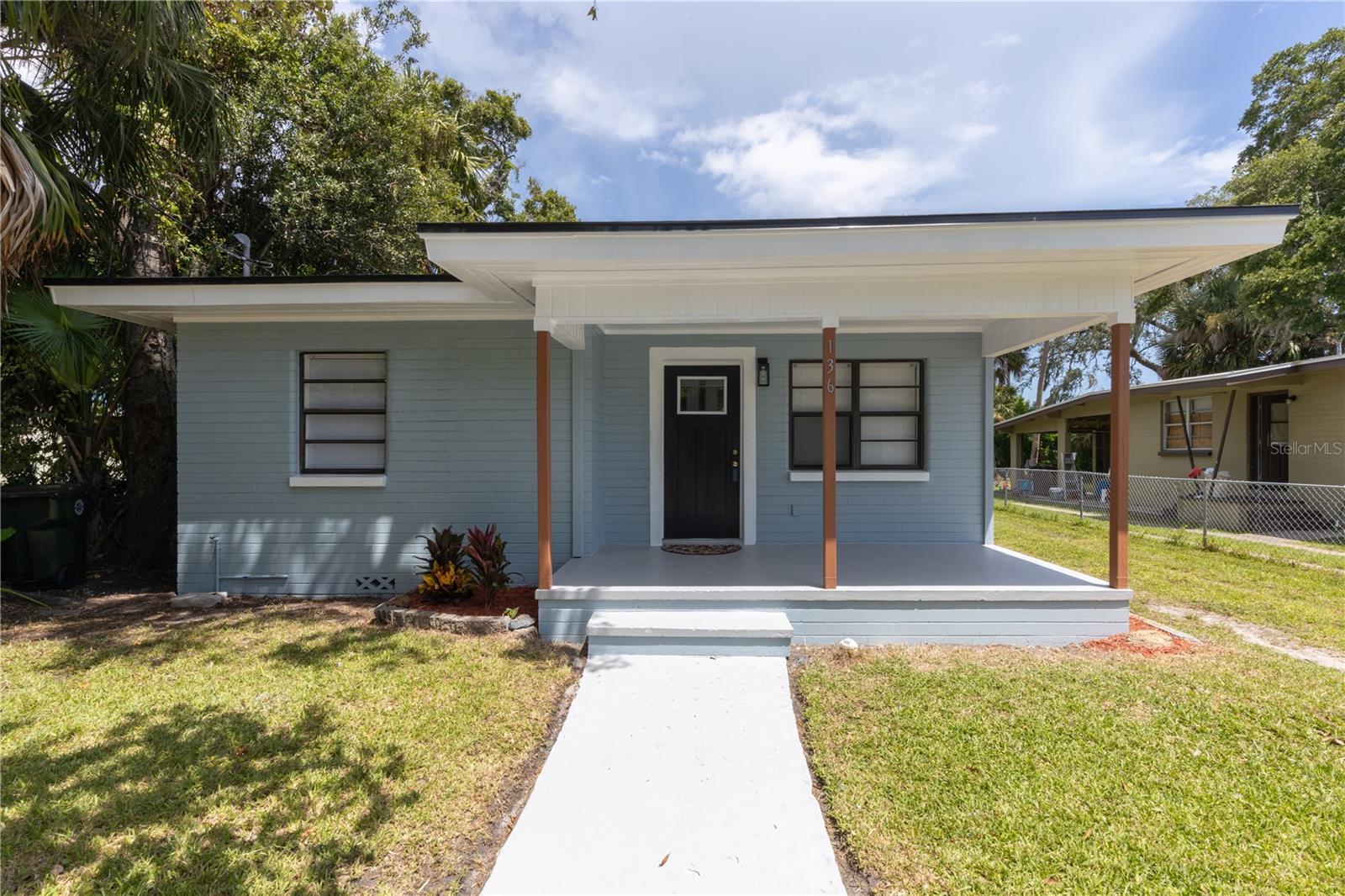 136 TAYLOR AVE photo 2