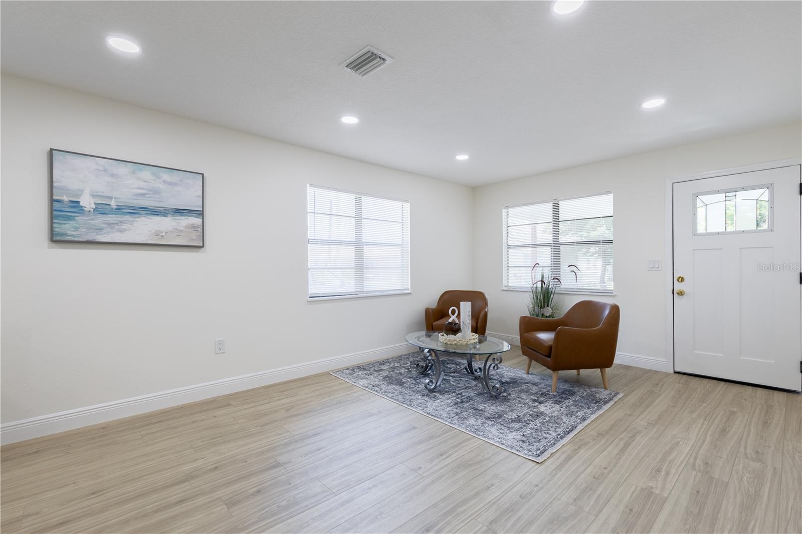 136 TAYLOR AVE photo 5