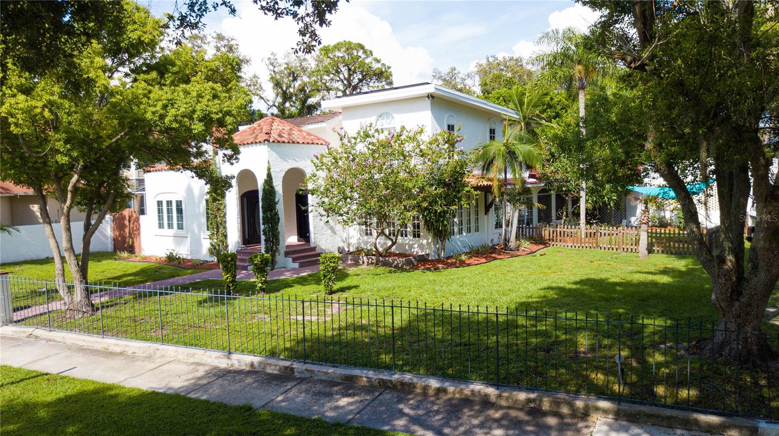 Single Family Residence