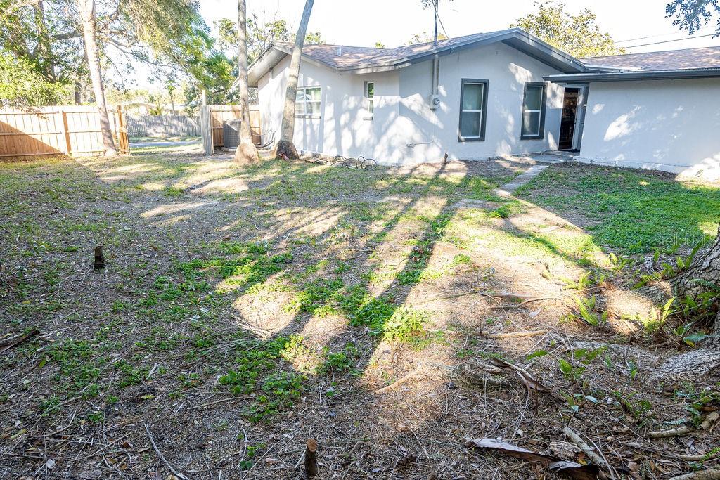 1920 N HIGHLAND AVE photo 4