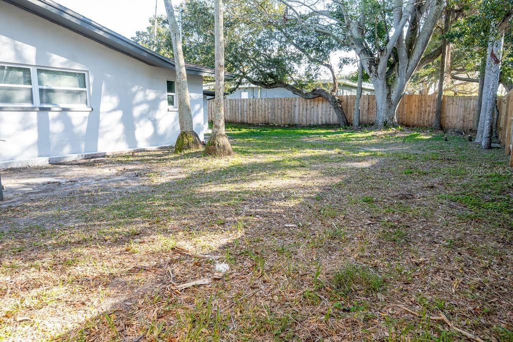 1920 N HIGHLAND AVE photo 5