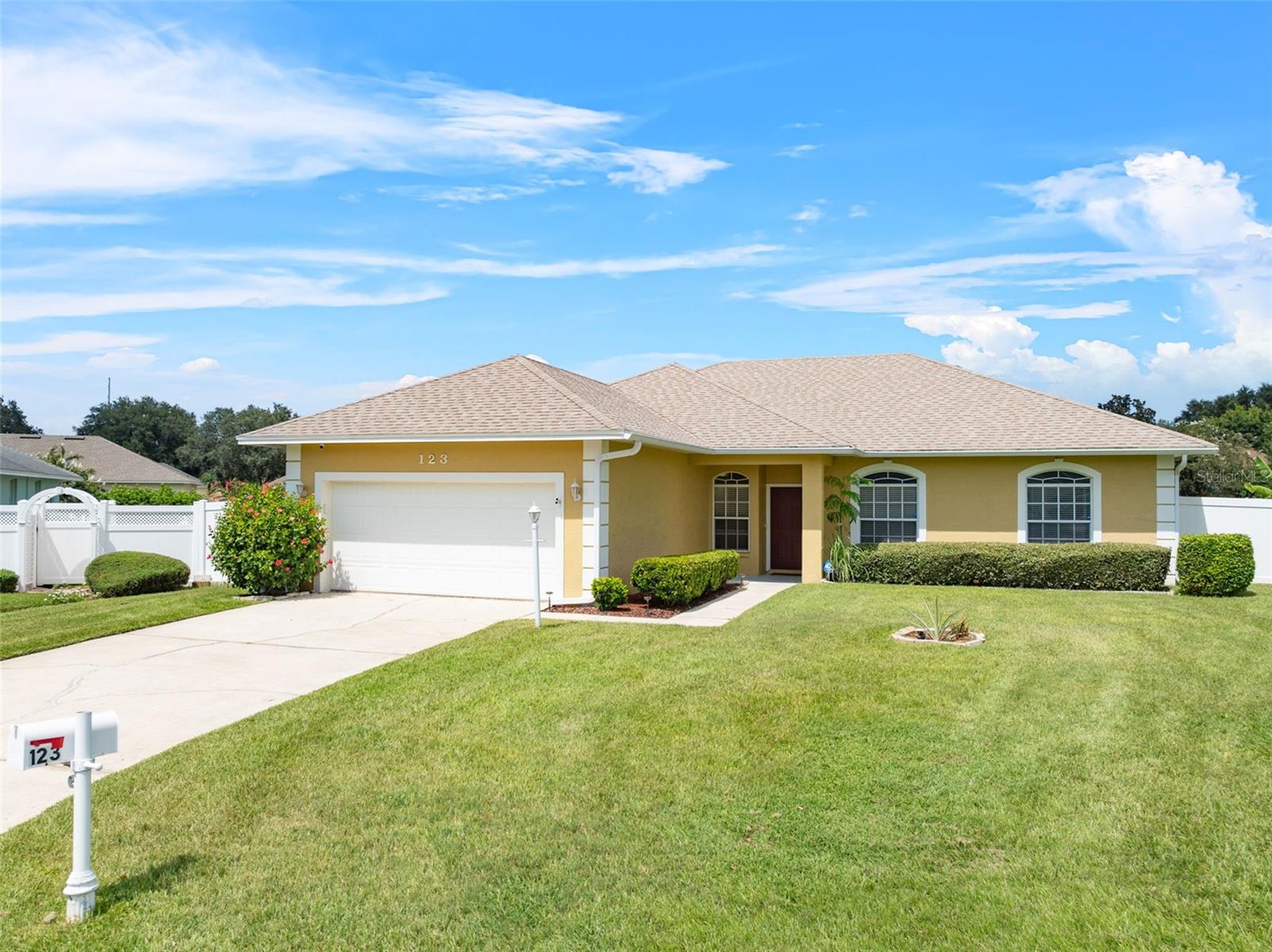 123 RUBY LAKE DR