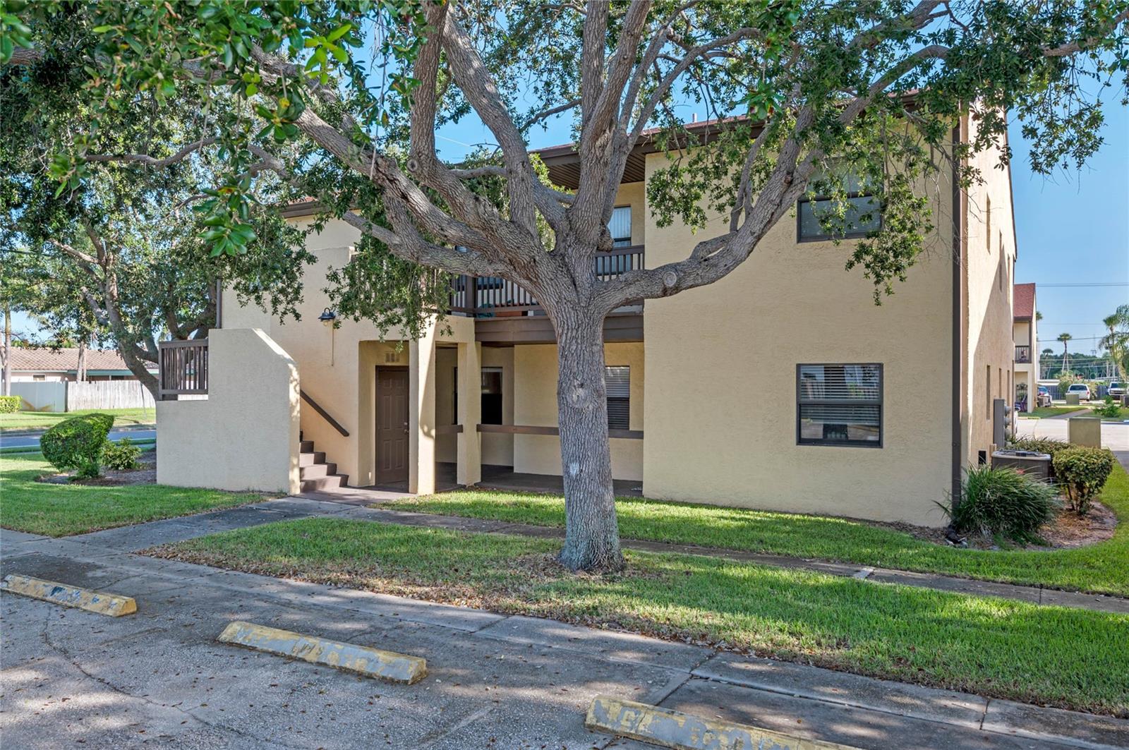 5630 N BANANA RIVER BLVD #4-1 photo 2