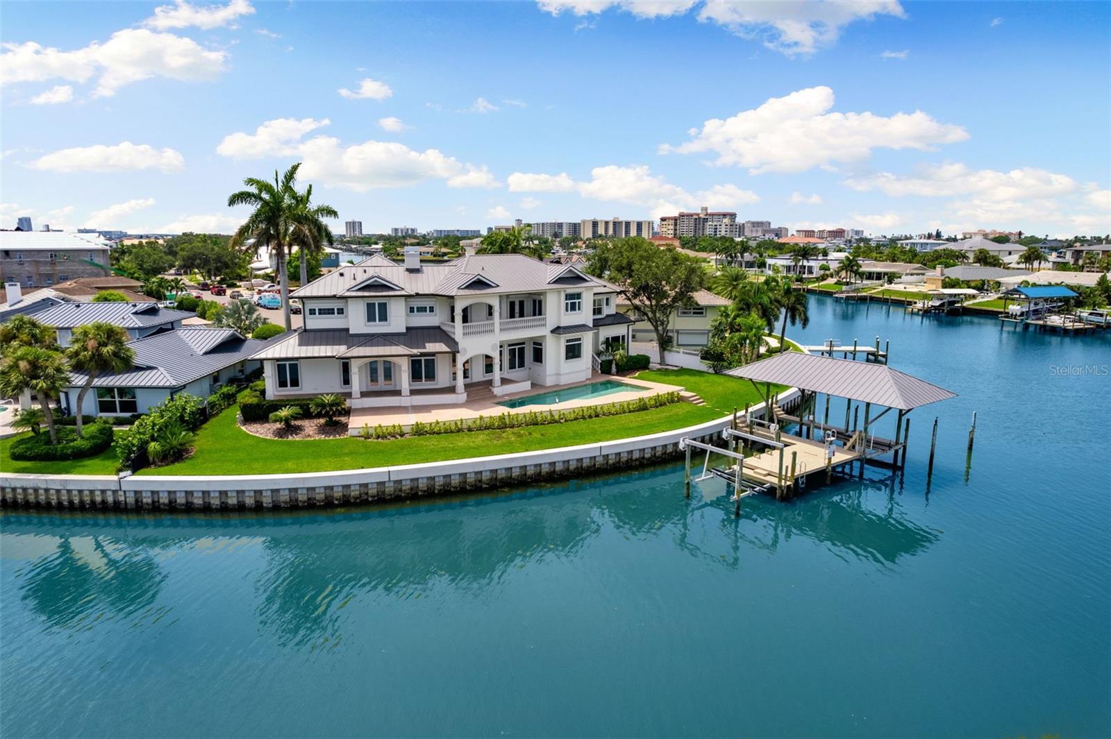 900 HARBOR IS photo 5