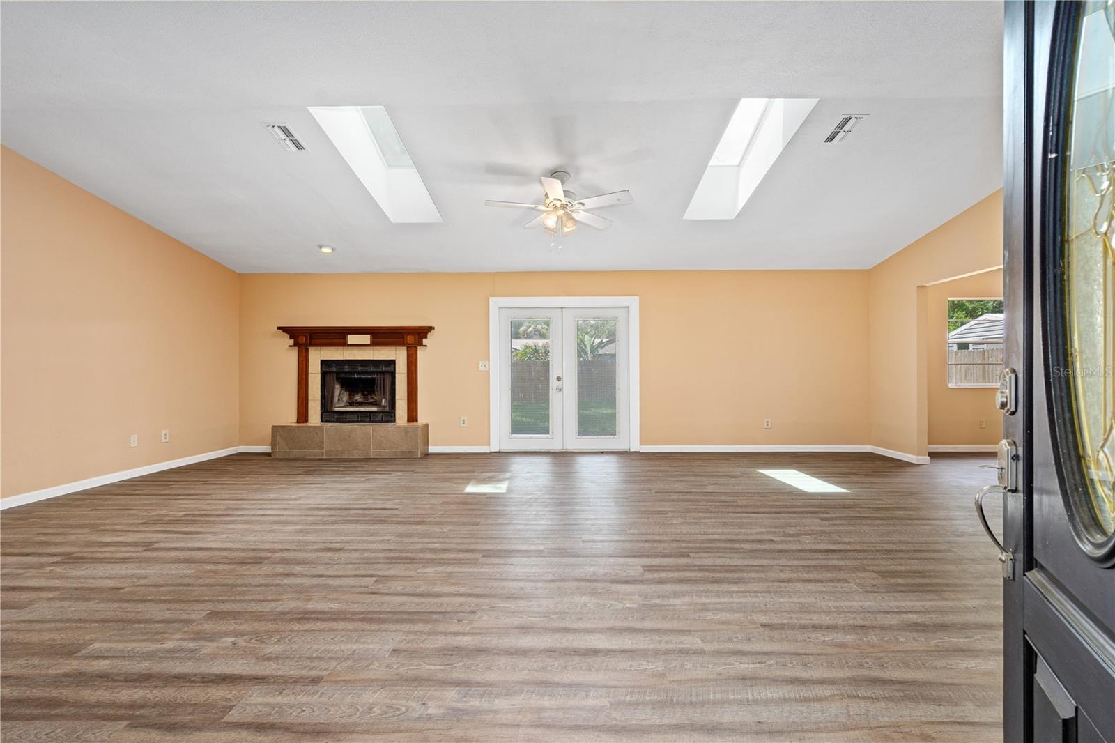 2212 KUMQUAT DR photo 5