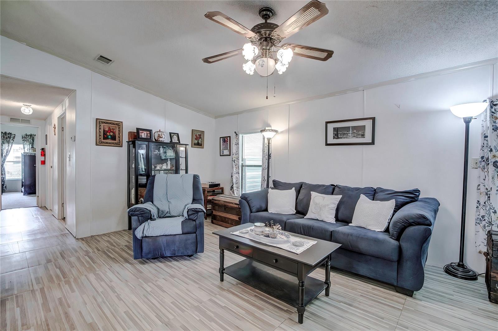 2757 KINGSWOOD CIR photo 4