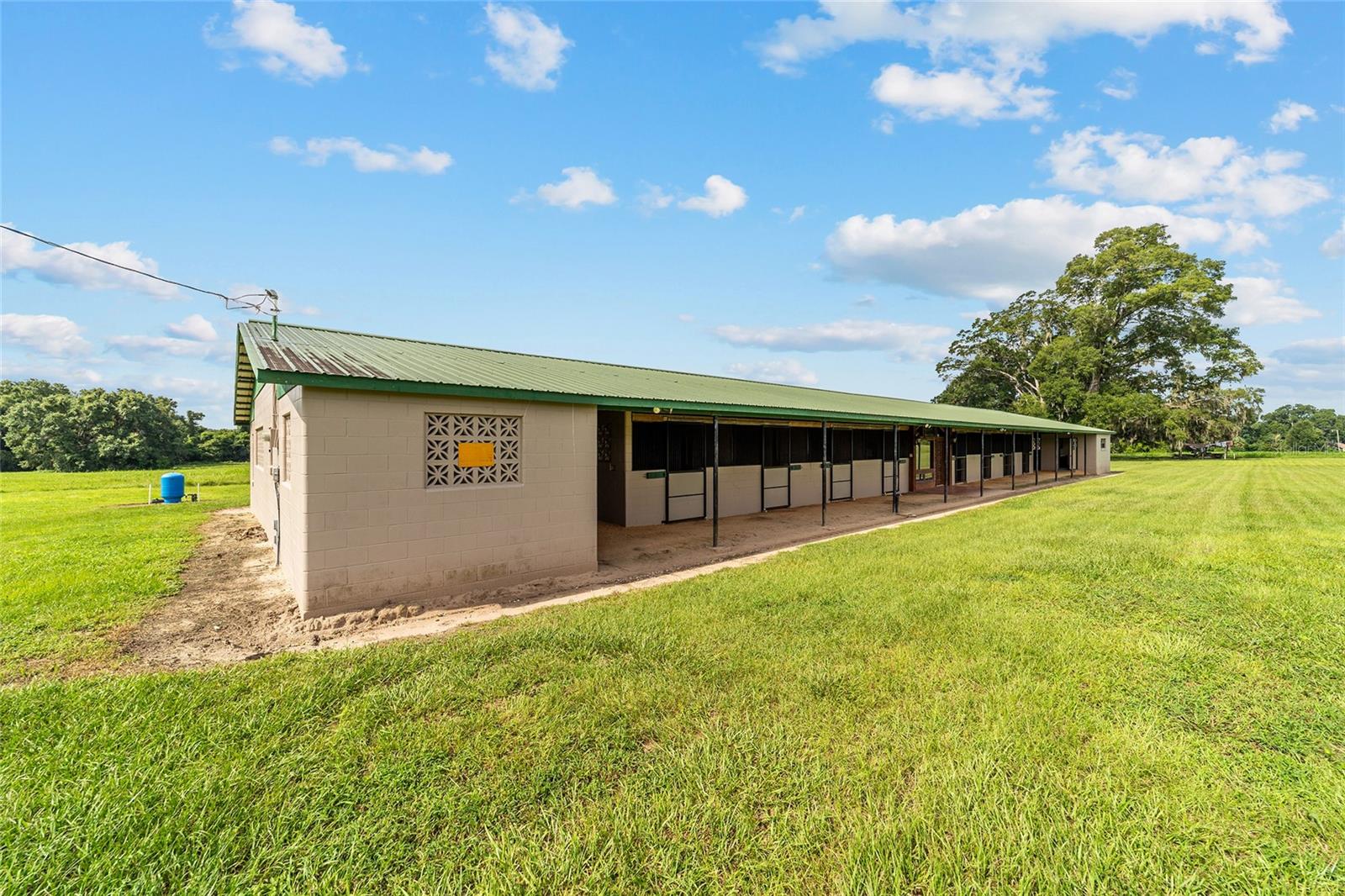 17176 N US HIGHWAY 441 photo 2
