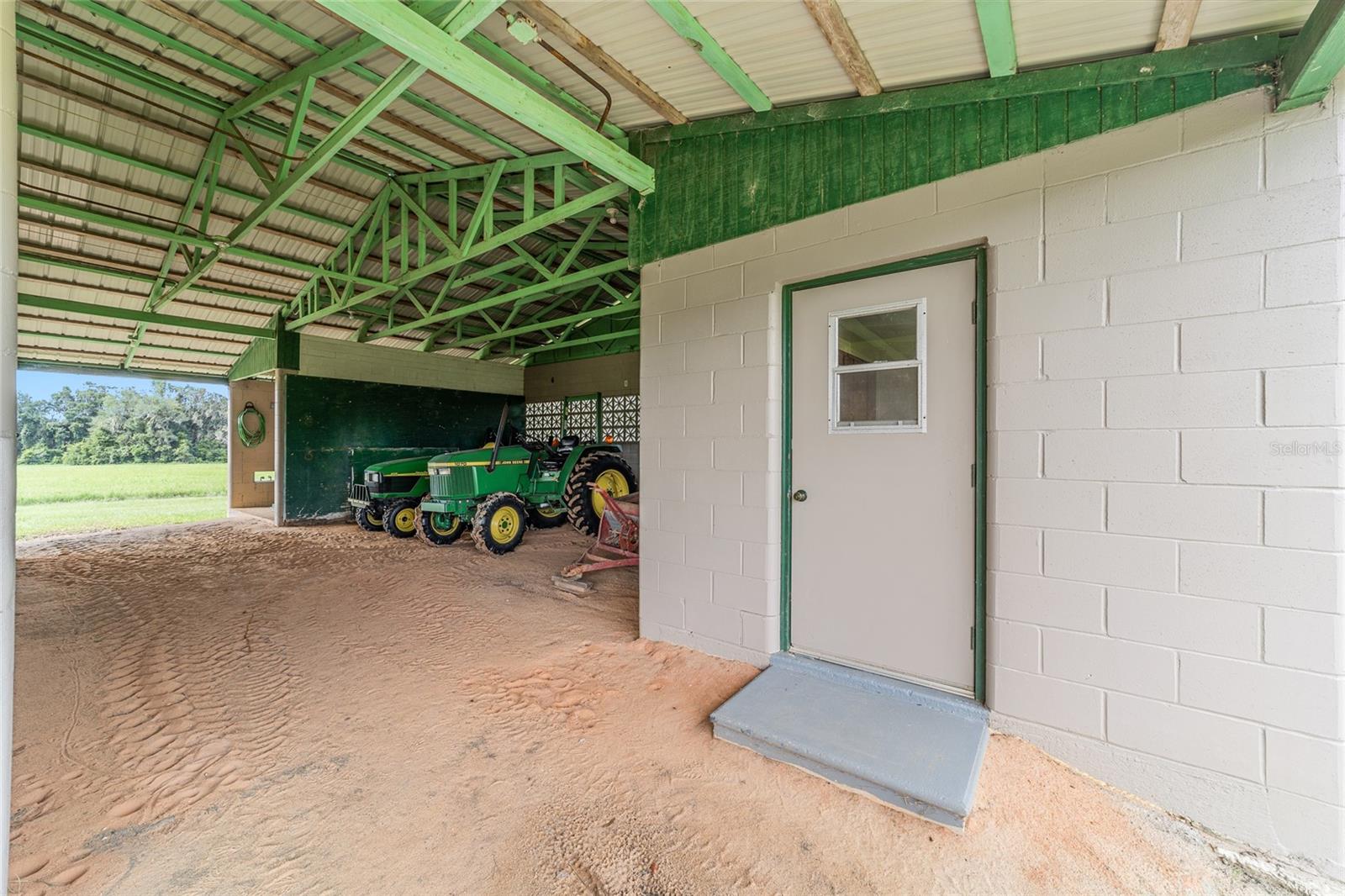 17176 N US HIGHWAY 441 photo 4