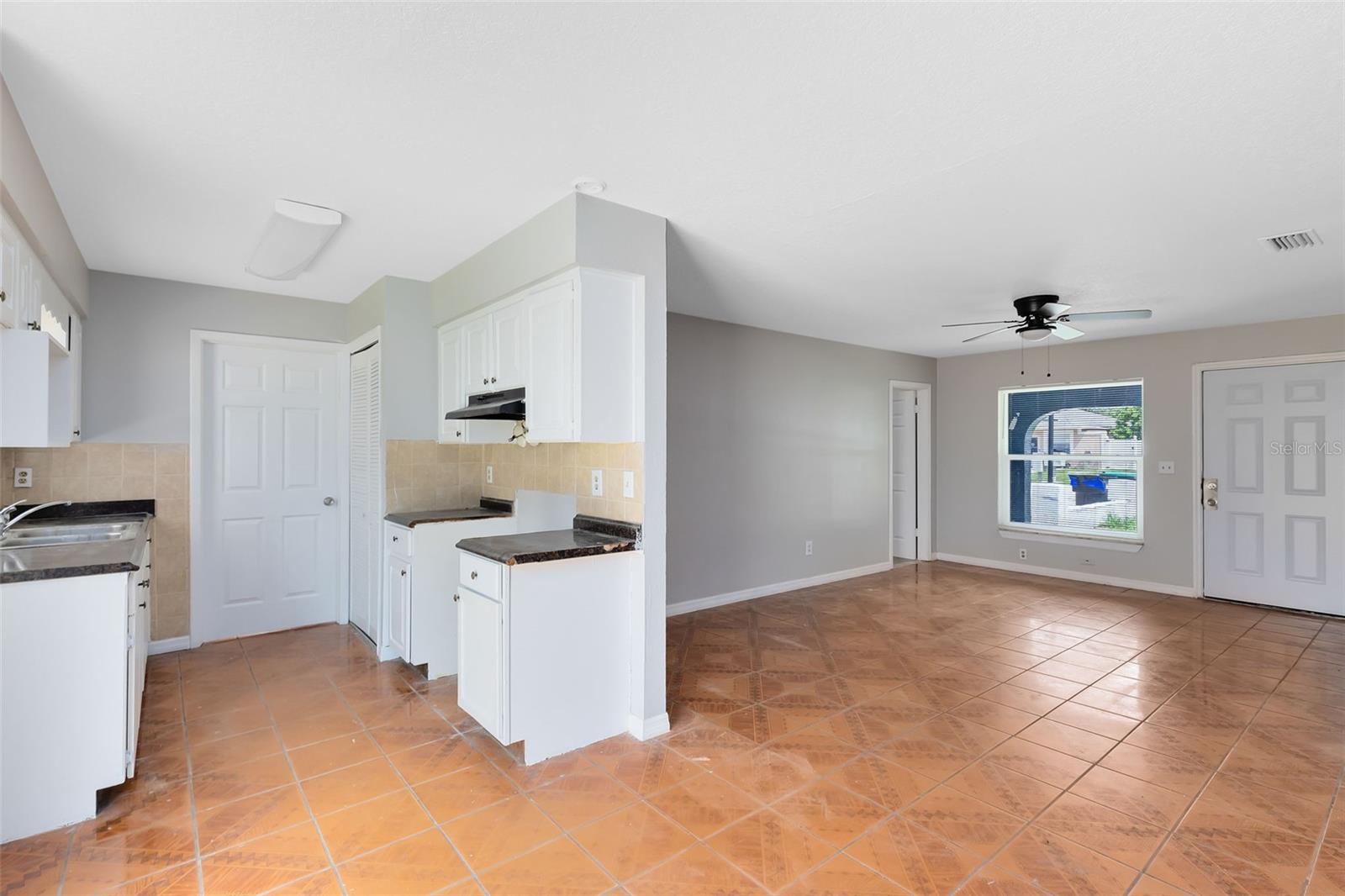 3432 HARRY ST photo 3