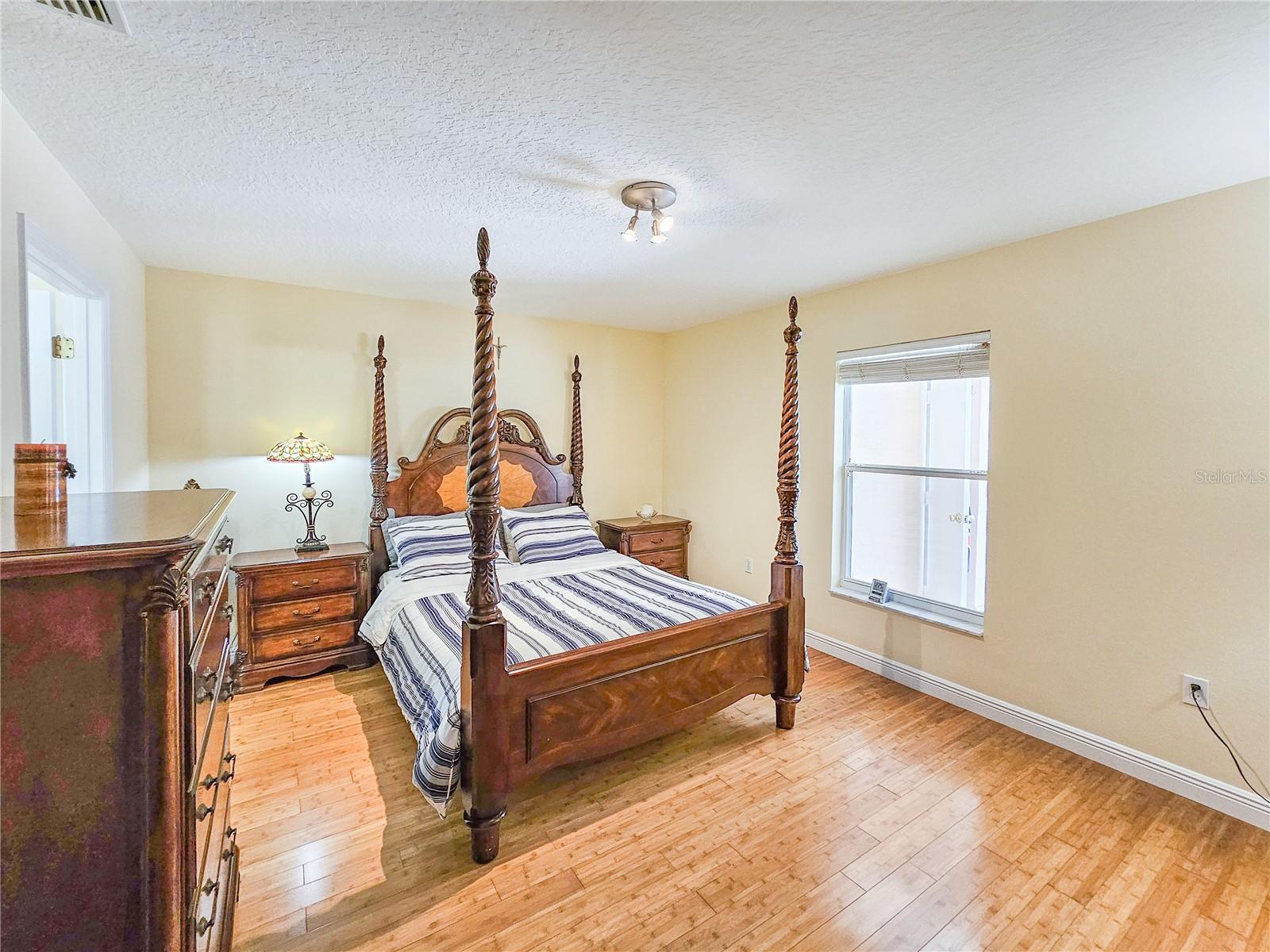 93 PINE HAVEN DR photo 2