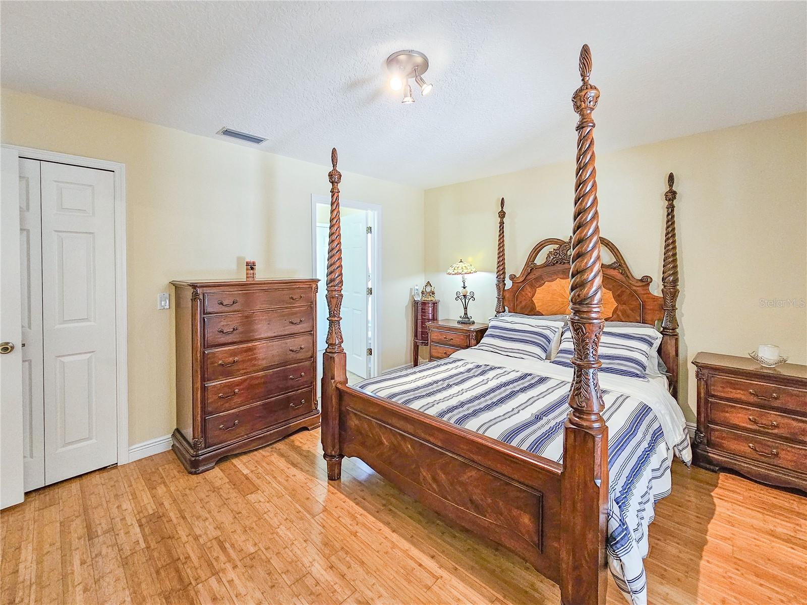 93 PINE HAVEN DR photo 3