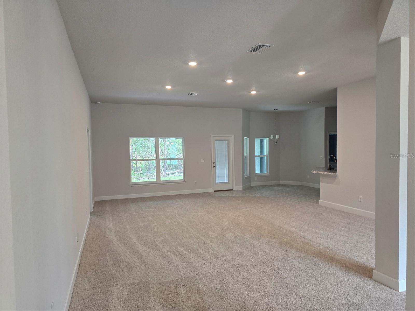 6 E PHLOX CT photo 4