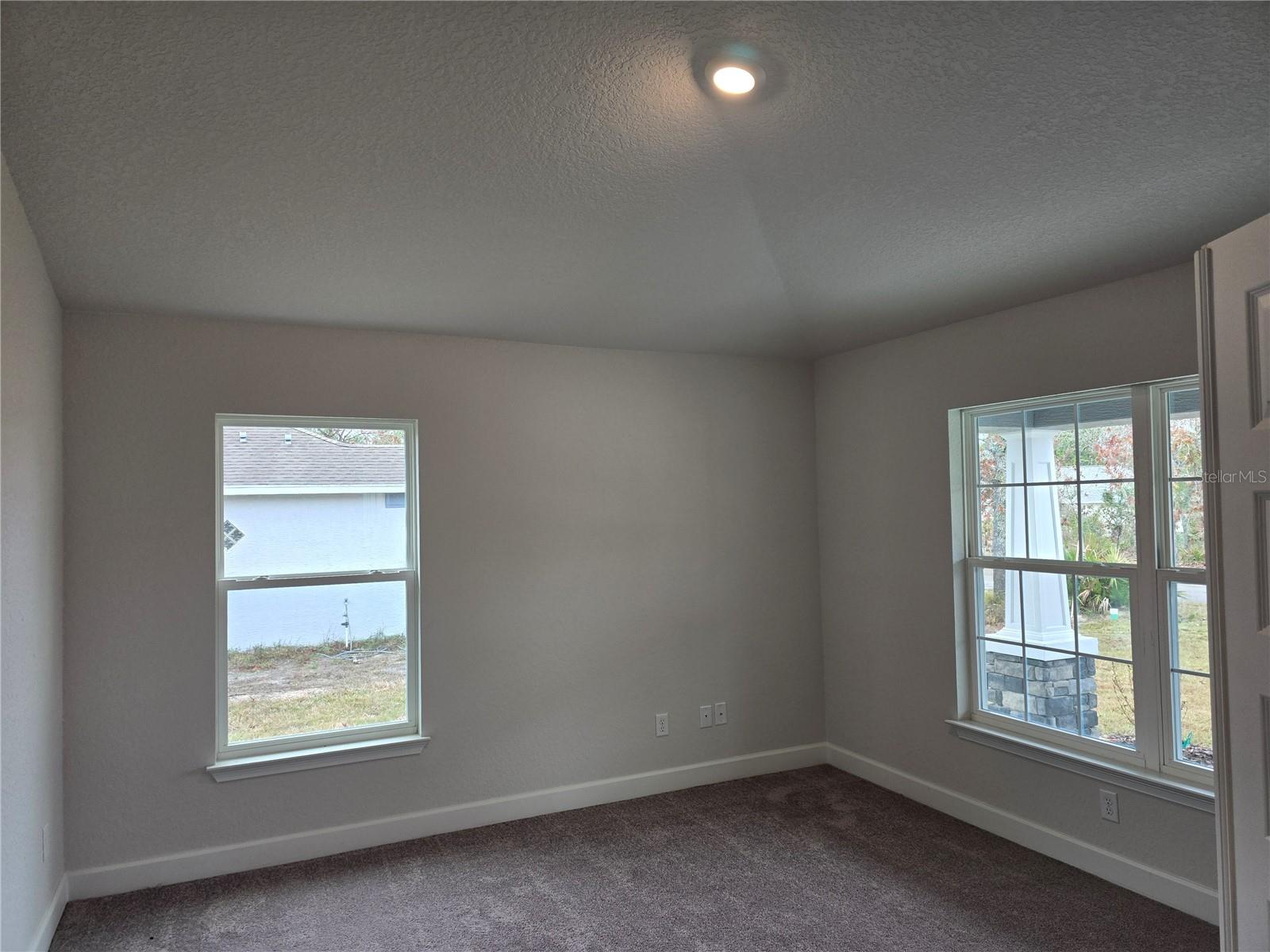 28 DAHLIA CT S photo 2