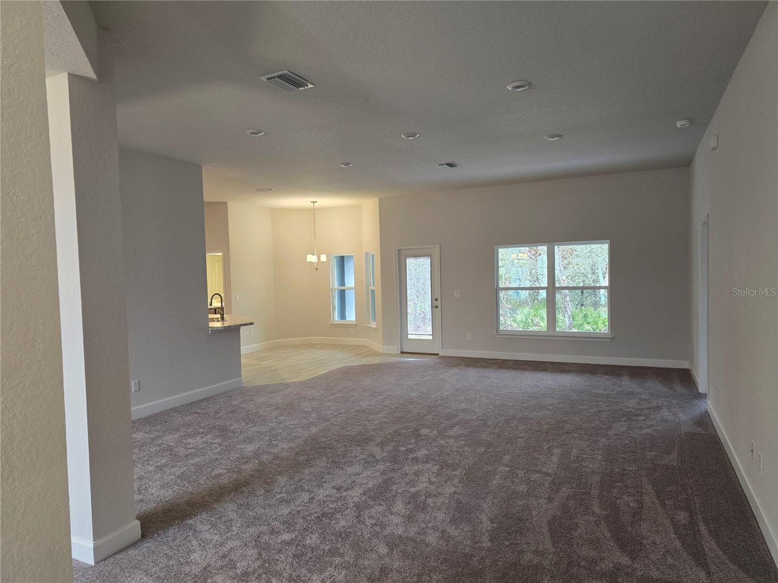 28 DAHLIA CT S photo 4