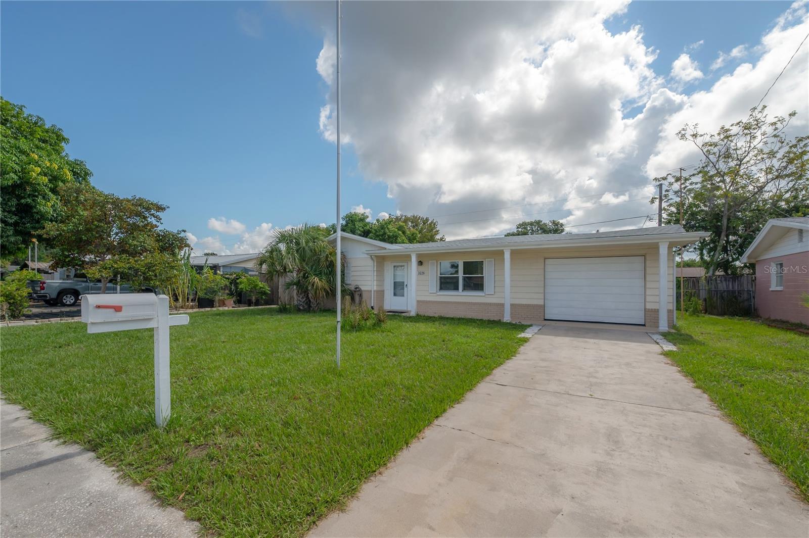 3226 BAINBRIDGE DR photo 2