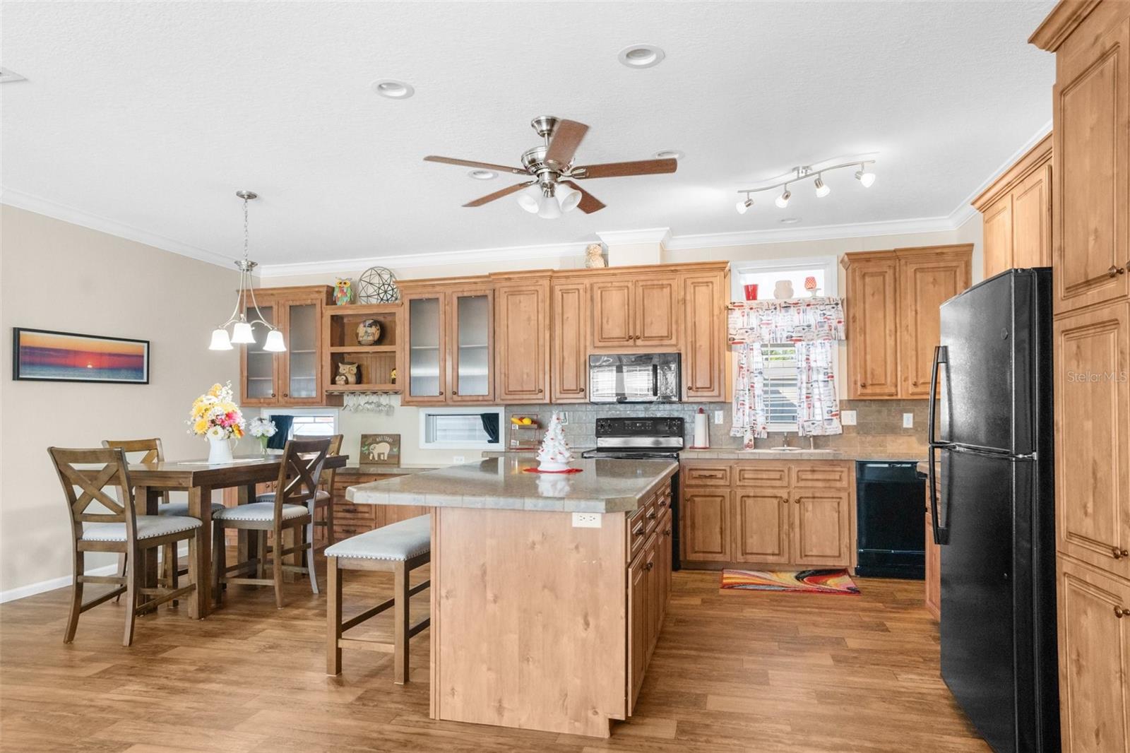 14256 ACTION ST photo 3