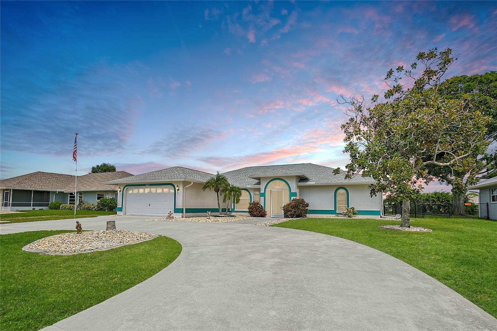 447 ROTONDA CIR photo 2