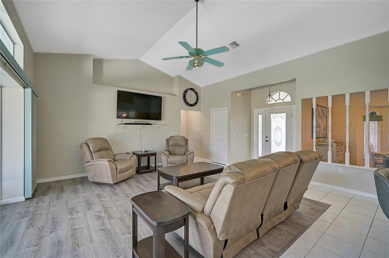 447 ROTONDA CIR photo 5