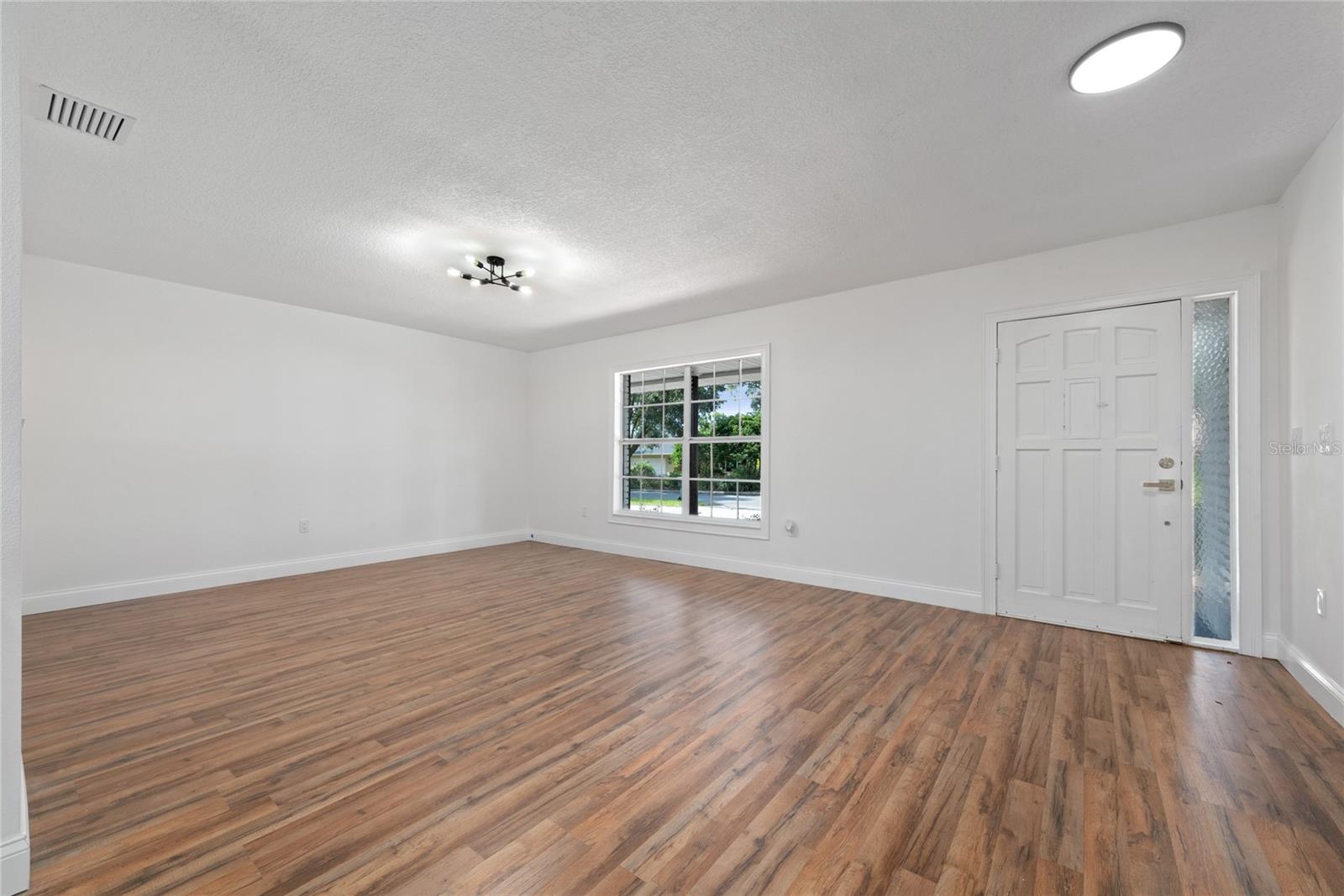 1509 CLAIRDALE LN photo 5