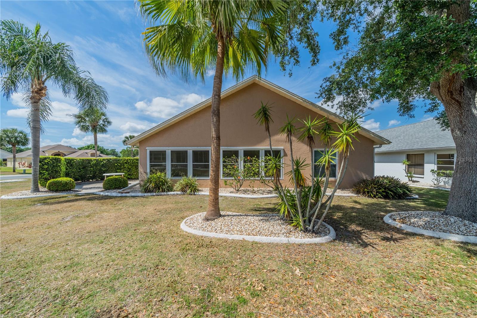 2009 PRESTANCIA LN photo 5