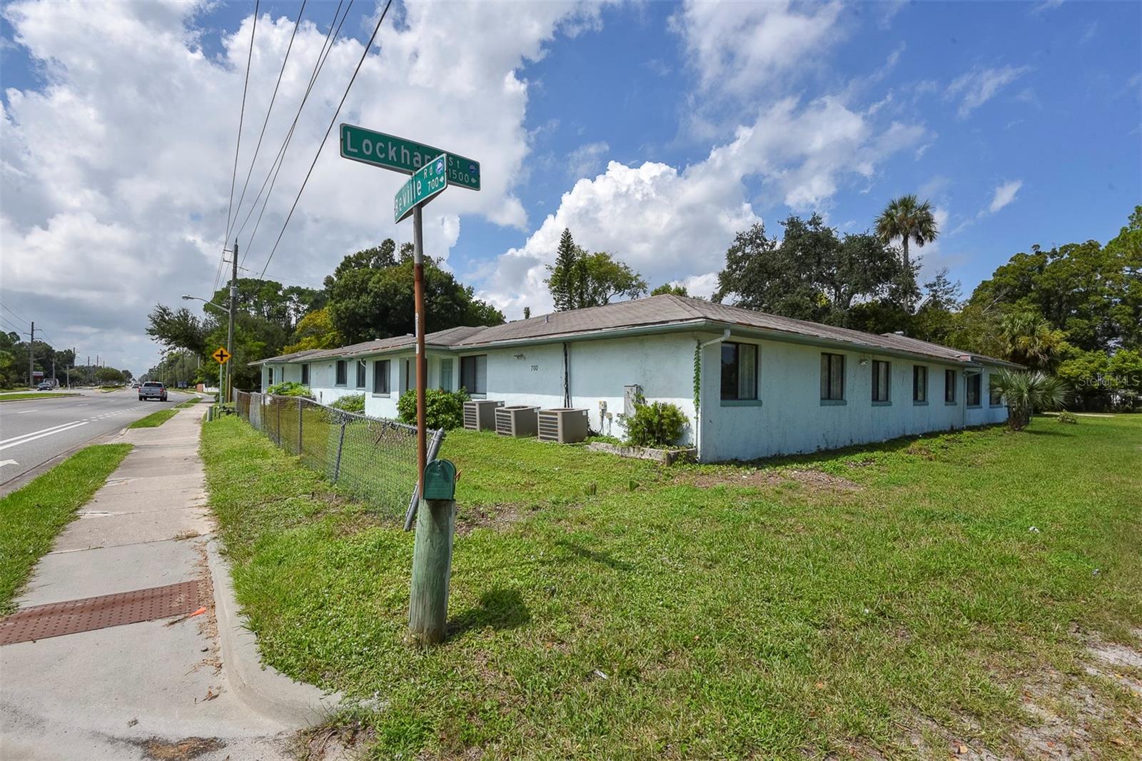 700 BEVILLE RD photo 3