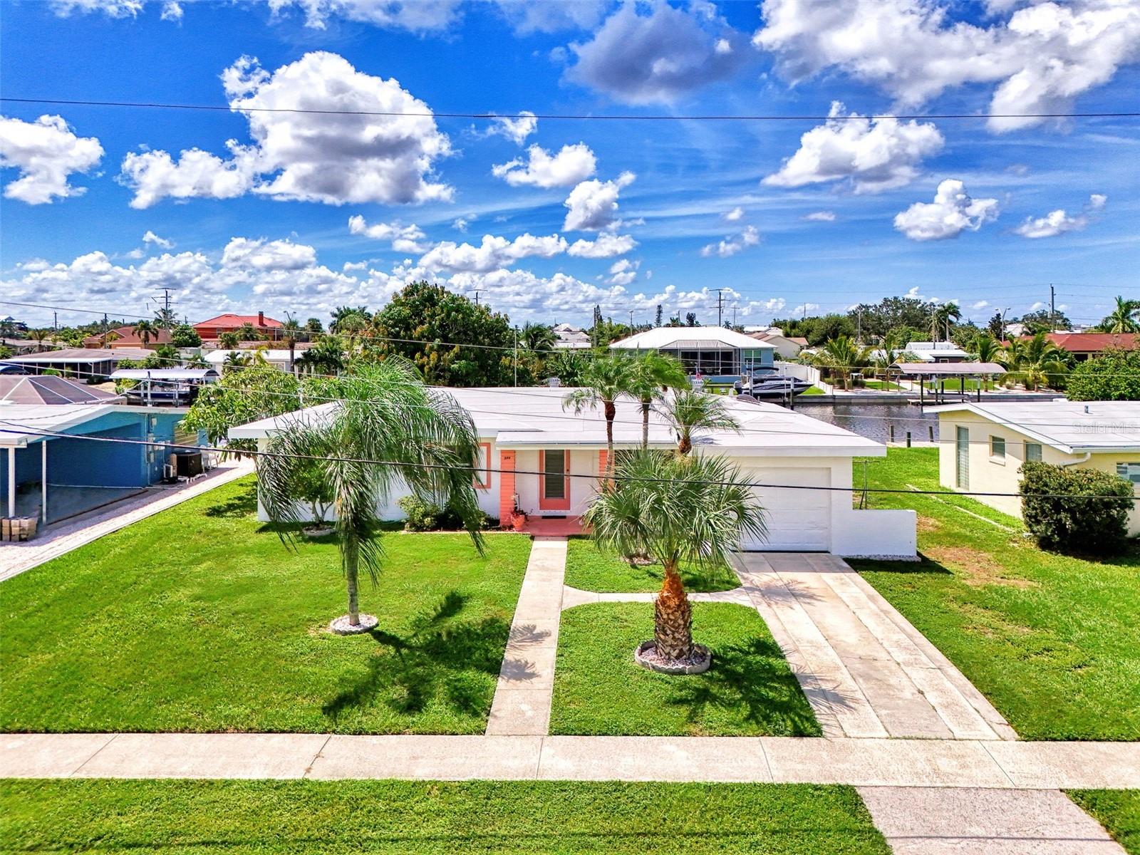 544 LINDLEY TER photo 3