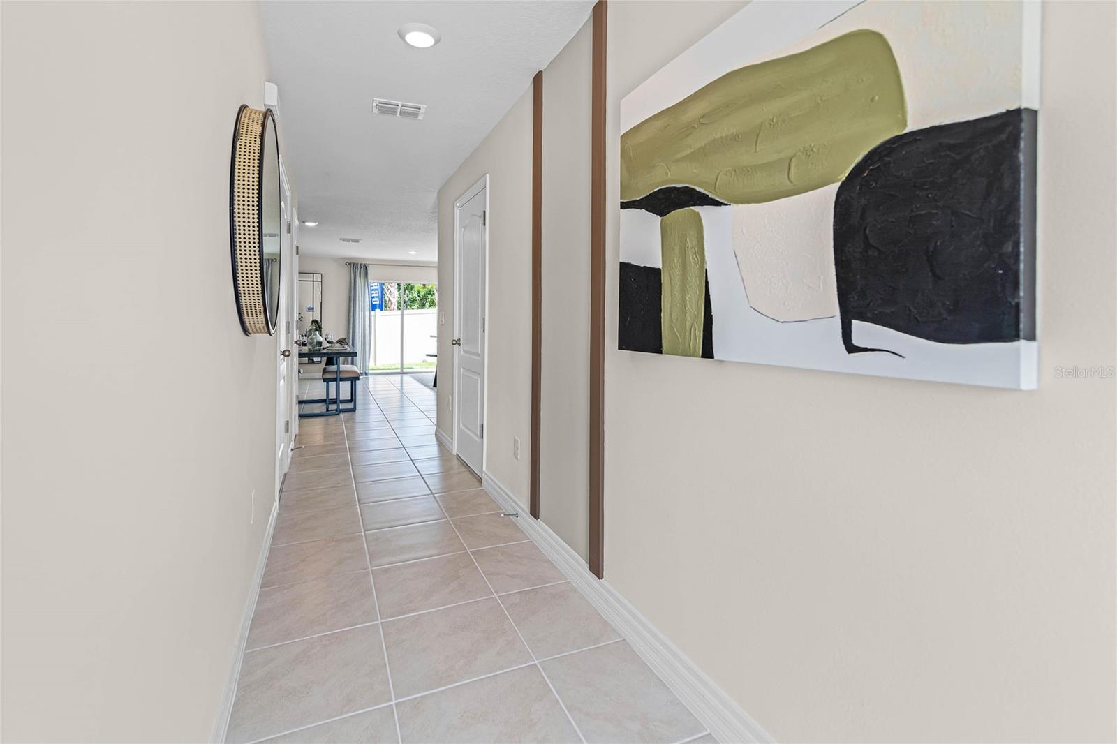 557 ZINFANDEL DR photo 2
