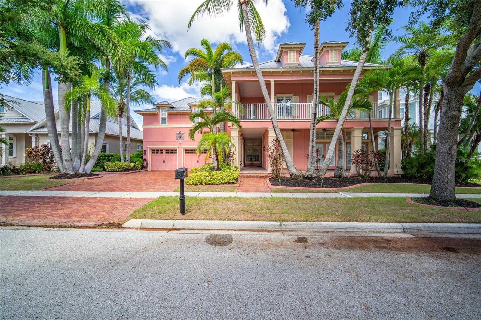 825 ISLEBAY DR