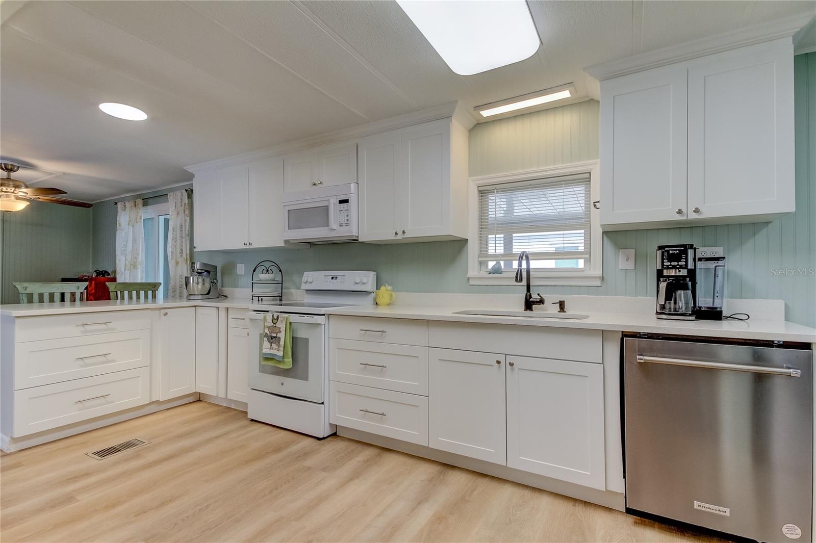 186 BLUE MARLIN DR