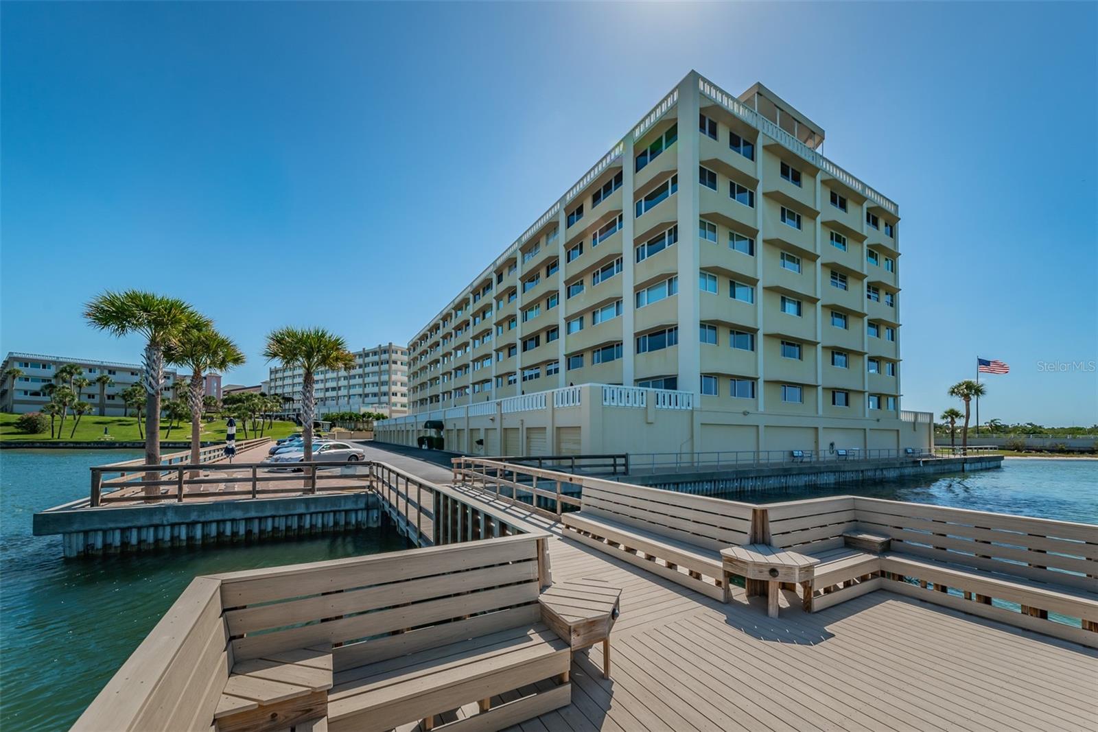 100 BLUFF VIEW DR #405C photo 2
